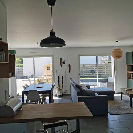 Villa En Lisiere De Foret *